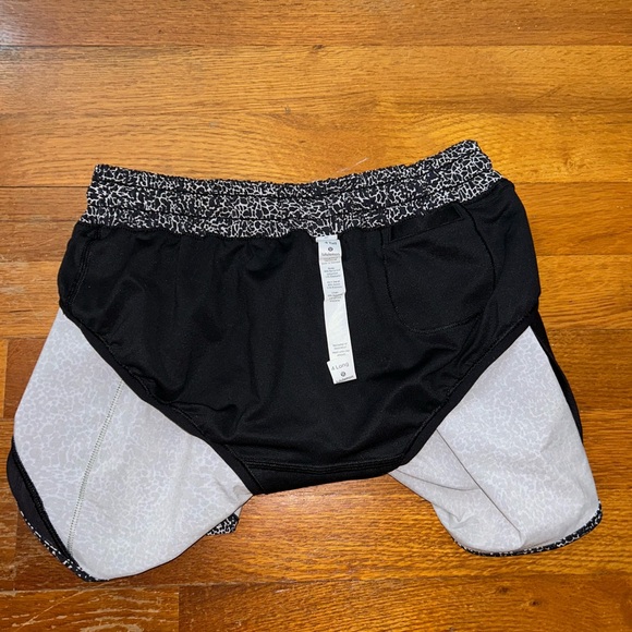 Lululemon Hotty Hot Short II | 4” Inseam | Polar Shift Inverse Alpine - Picture 9 of 11